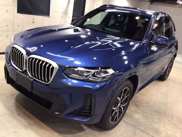 皆様こんにちは😃
リボルト大阪北です✨

【施工車種】BMW X3 xDrive20d Mスポーツ

【施工メニュー】
⚫︎リボルト・プロ
⚫︎ホイールコーティング
⚫︎窓ガラス撥水加工

新車であっても丁寧な下地処理を行い、しっかりと塗装面を整えます。2層の完全硬化型のガラスコーティング「リボルト・プロ」を施工し、非常に美しい仕上がりとなりました✨

施工の詳細につきましては、ホームページの施工ギャラリーに掲載させていただいておりますのでご覧ください。

K様、その節は誠にありがとうございました。
今後ともどうぞよろしくお願い致します😊

当店にてボディコーティング等をご検討のお客様は、当店のLINEアカウントやホームページのお問い合わせメールをご利用いただければ、お見積り金額をご連絡させていただきますので、お気軽にご利用くださいませ🙇‍♂️

皆様からのお問い合わせをお待ちしております。
今後ともよろしくお願いいたします✨

【リボルト大阪北】
〒562-0027 大阪府箕面市石丸2-18-4
TEL:072-739-8880  FAX:072-739-8881
https://www.revolt-osaka-kita.com/
revolt@revolt-osaka-kita.com
営業時間：AM10:00〜PM7:00

#リボルト大阪北 #リボルト #コーティング専門店 
#ボディコーティング #ガラスコーティング 
#コーティング専門店 #車好きな人と繋がりたい 
#車好きと繋がりたい #洗車好きな人と繋がりたい 
#車好き男子 #車好き女子 #洗車 #大阪 #関西 #箕面
#bmwx3 #xdrive #blue